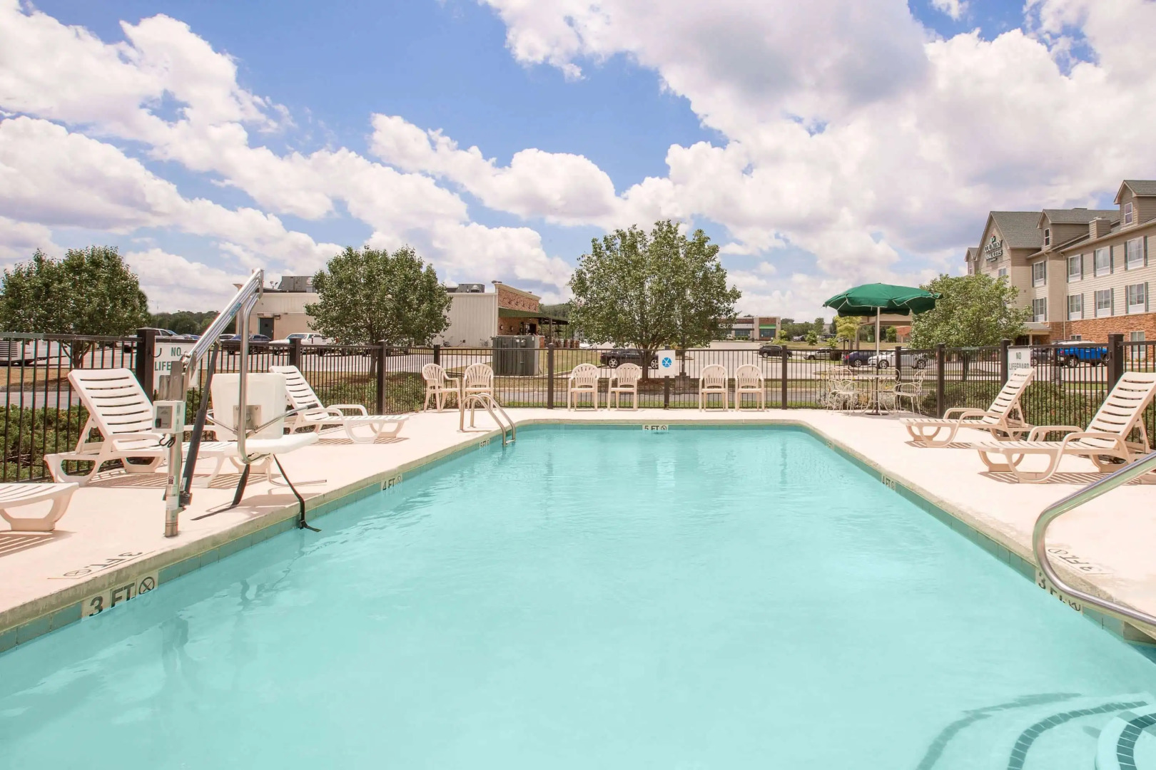 Bonita Lakes Inn by Capital O Meridian I20