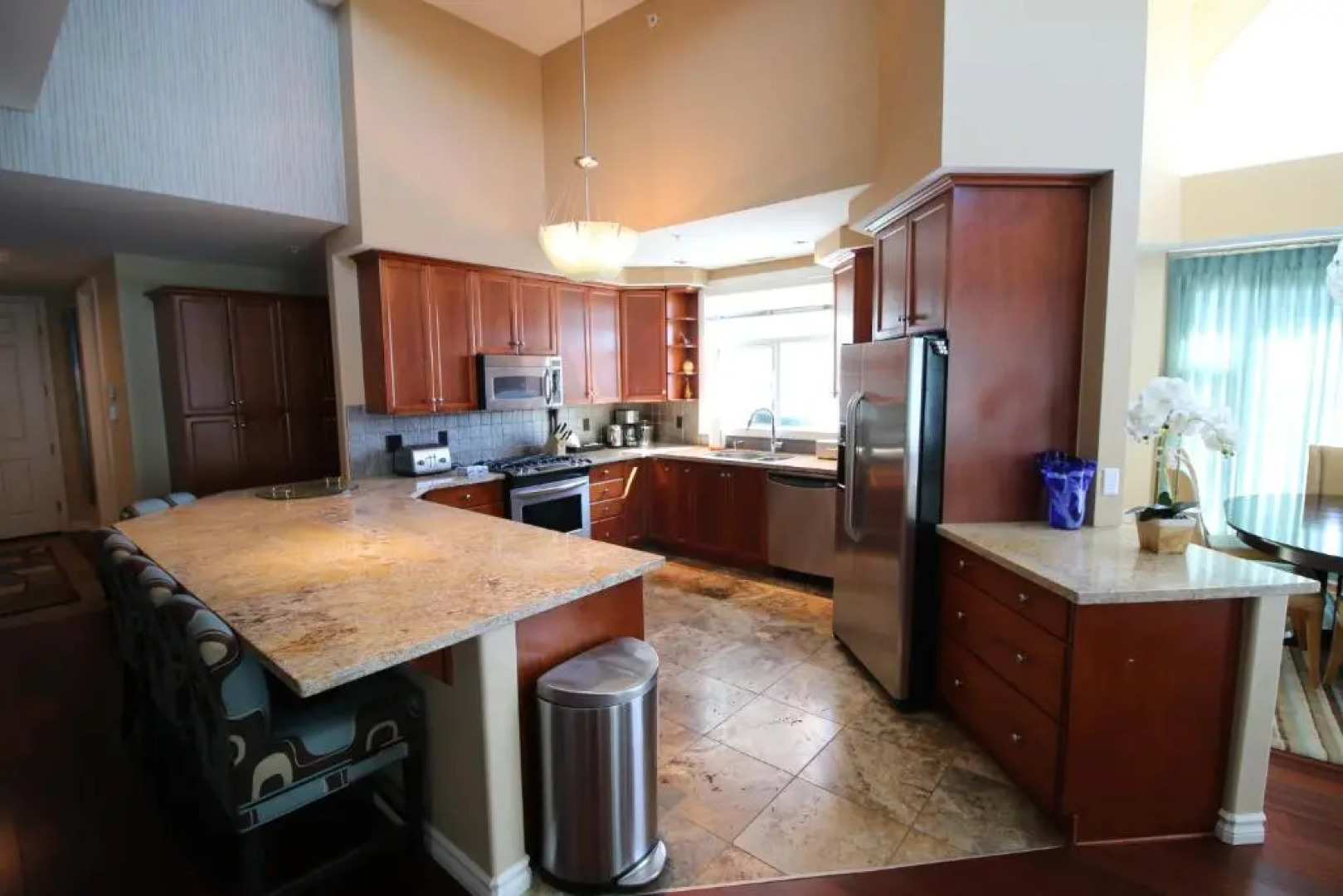 Sunset Waterfront Resort by Discover Kelowna Resort Accommodations