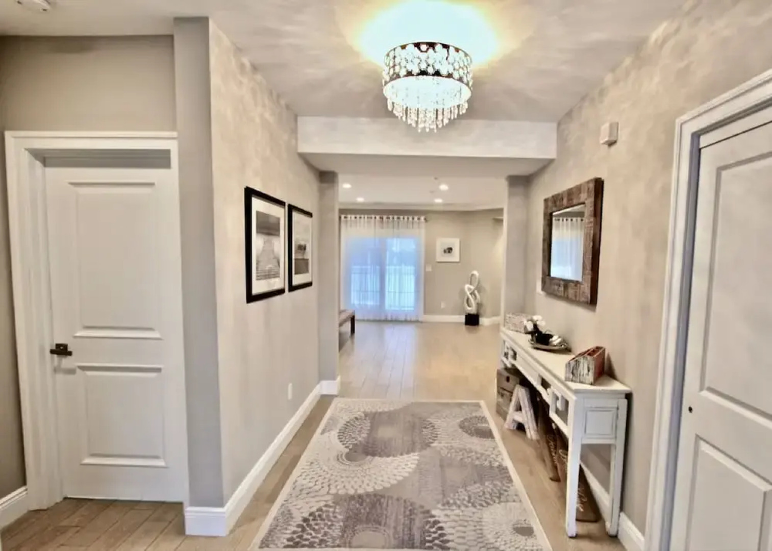 Spacious 6BR Beach Home With Elevator Decks - Ideal for Family Holidays Winter Escapes