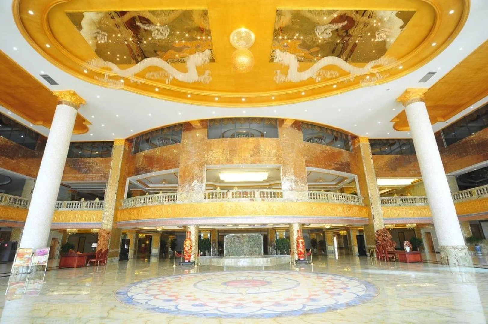 Jiulong Wenquan Hoilday Hotel