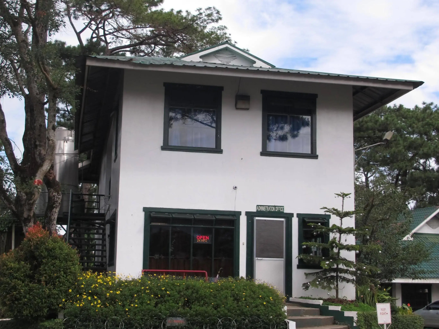 Pine Breeze Cottages