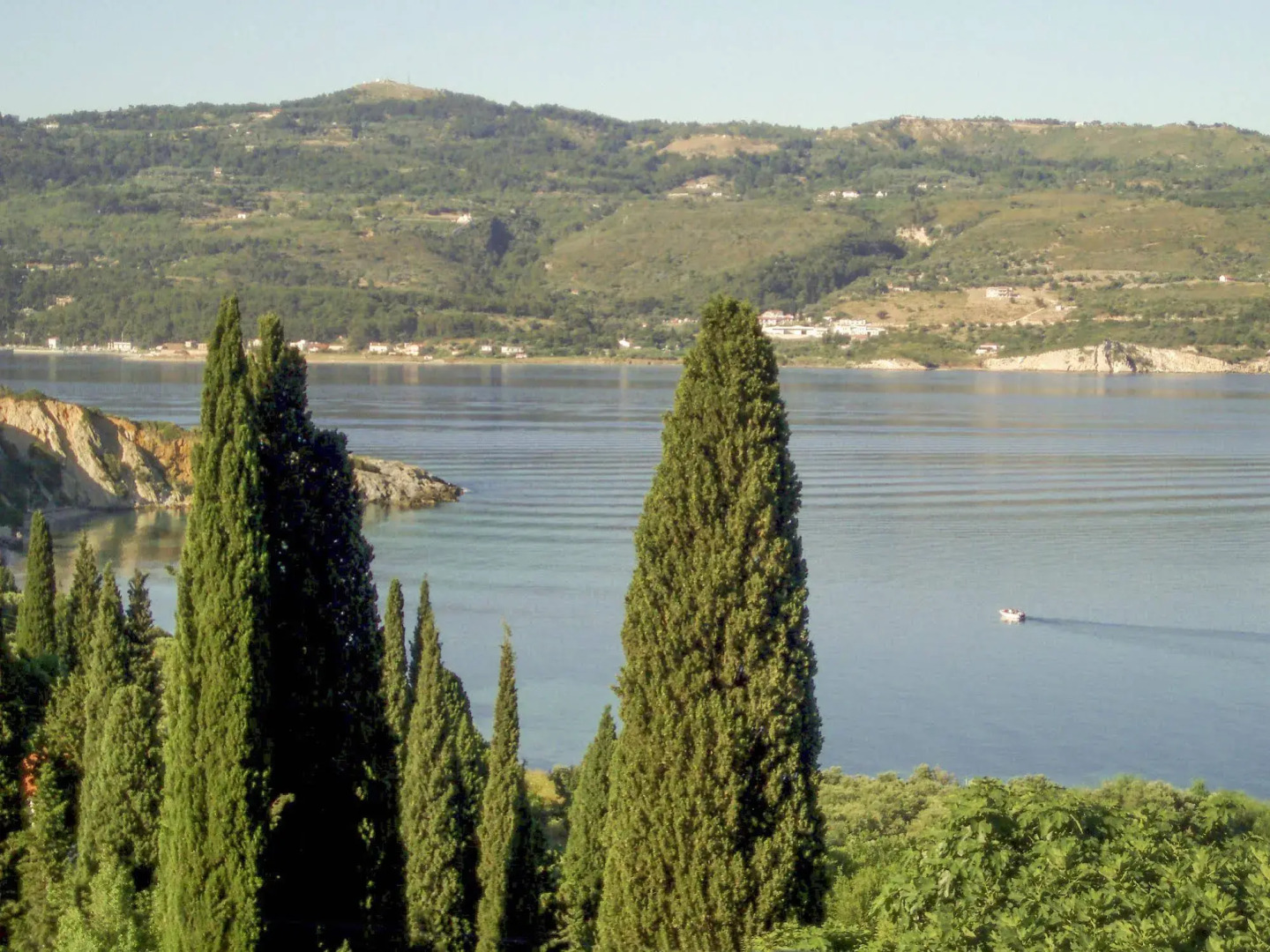 Scorpios Hotel & Suites