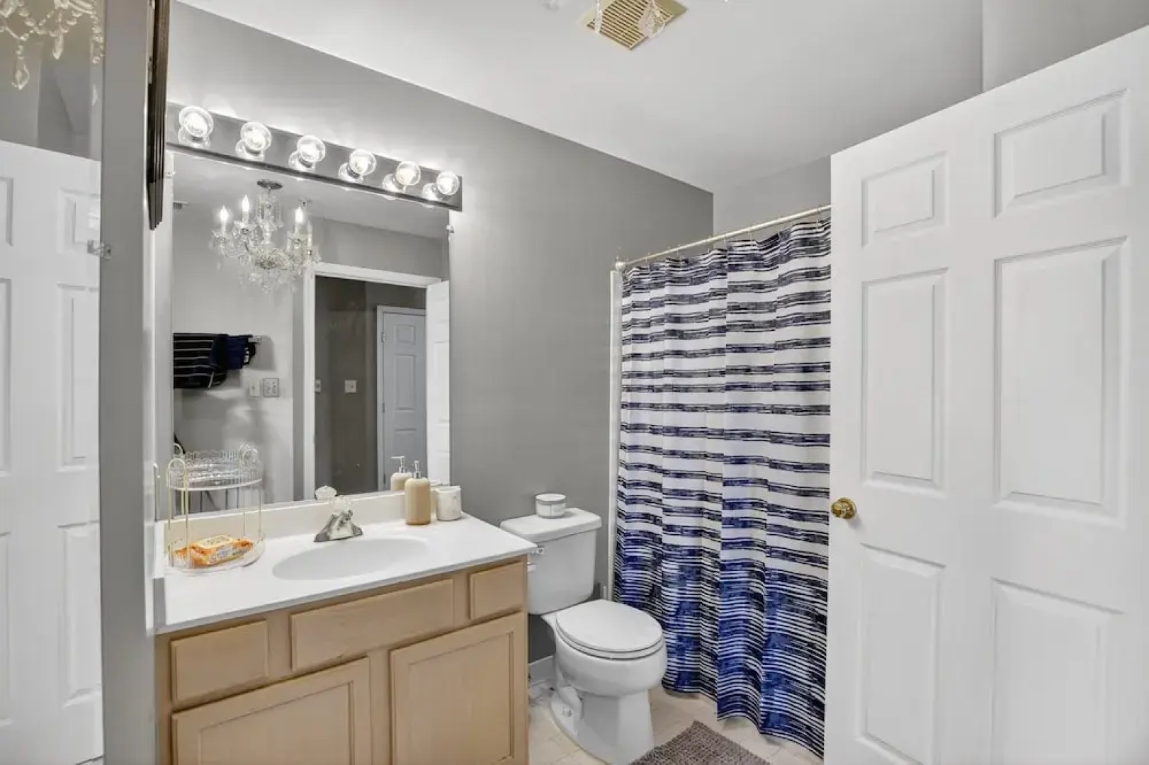 Cozy Pikesville Penthouse With Basketball Arcade 2 Bedroom Condo