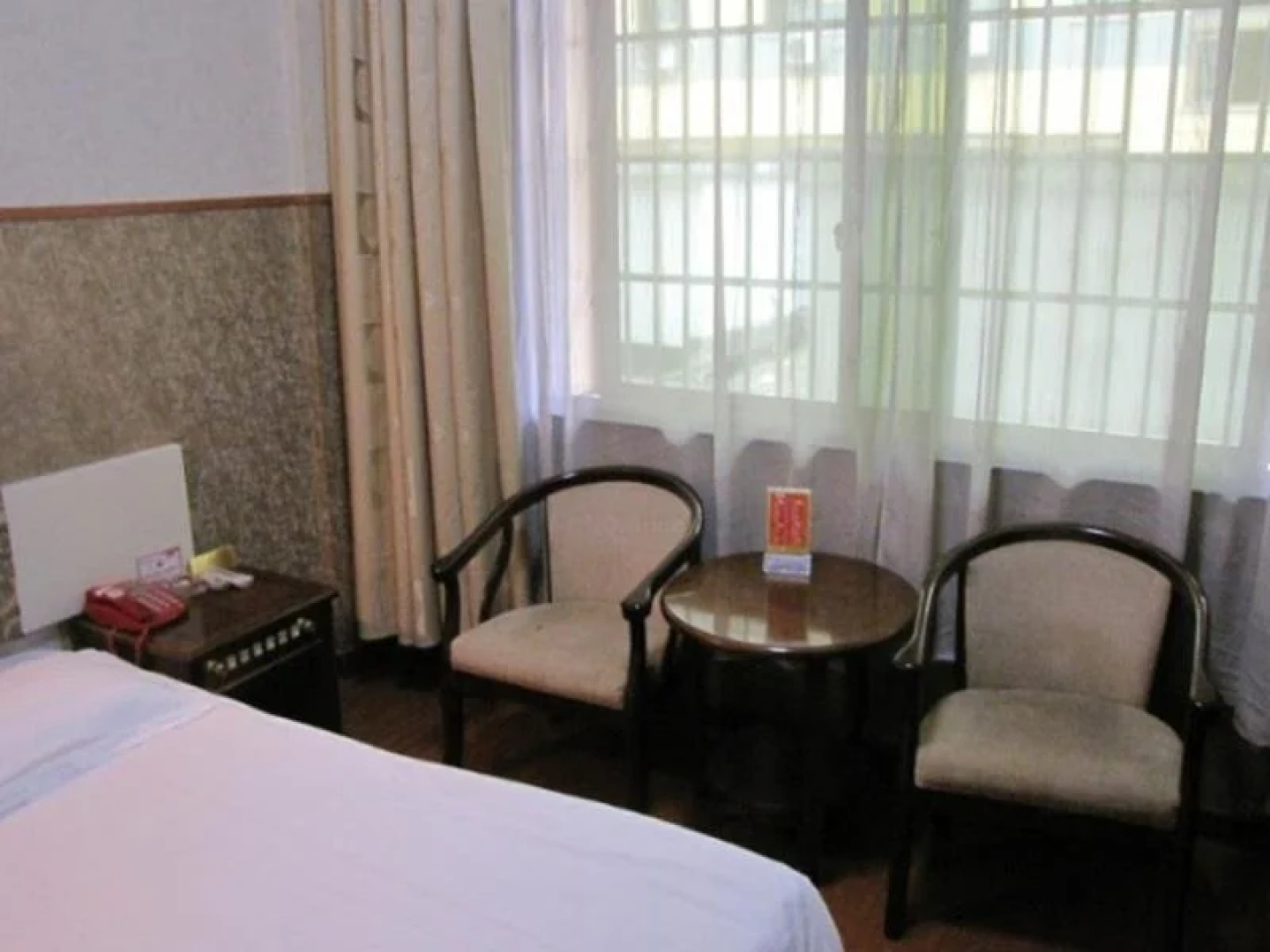 Yiwu Xinhai Hotel
