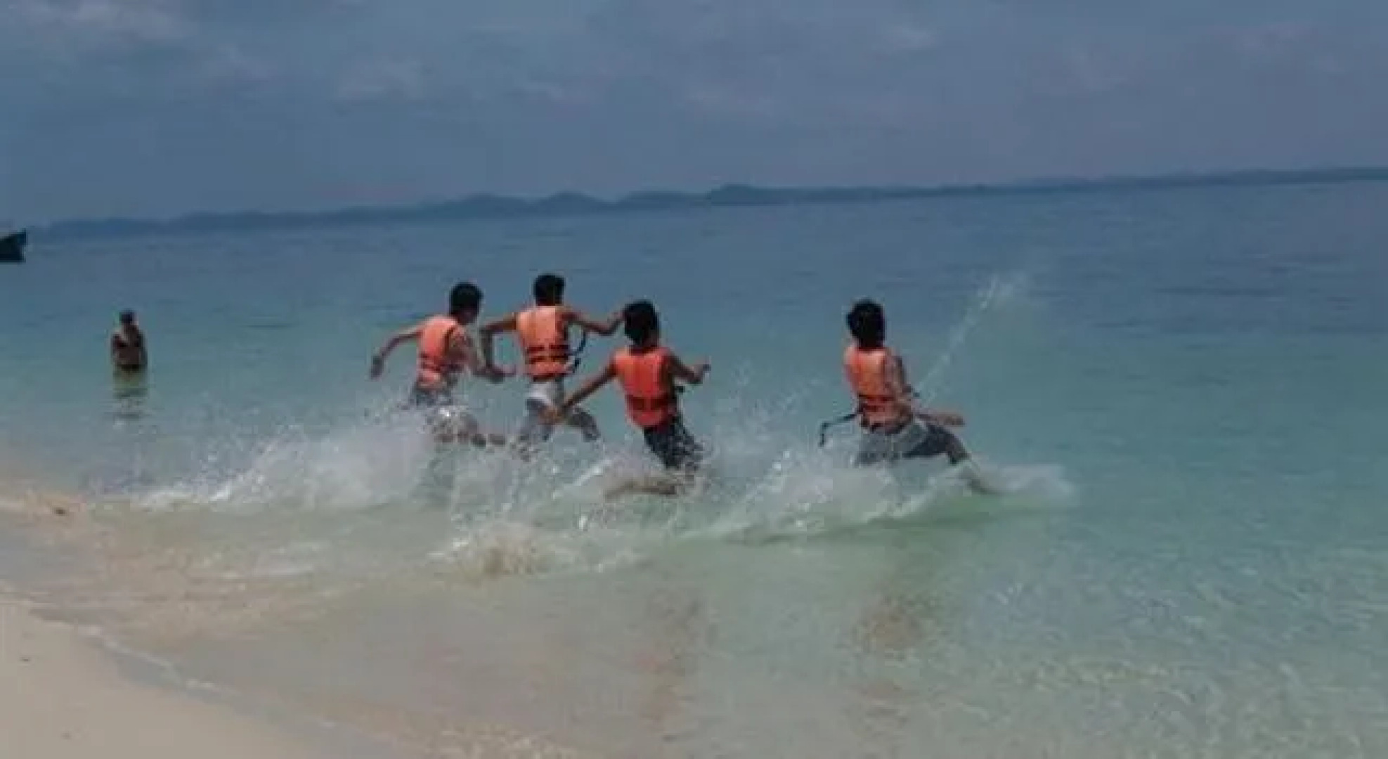 Dcoconut Island Resort