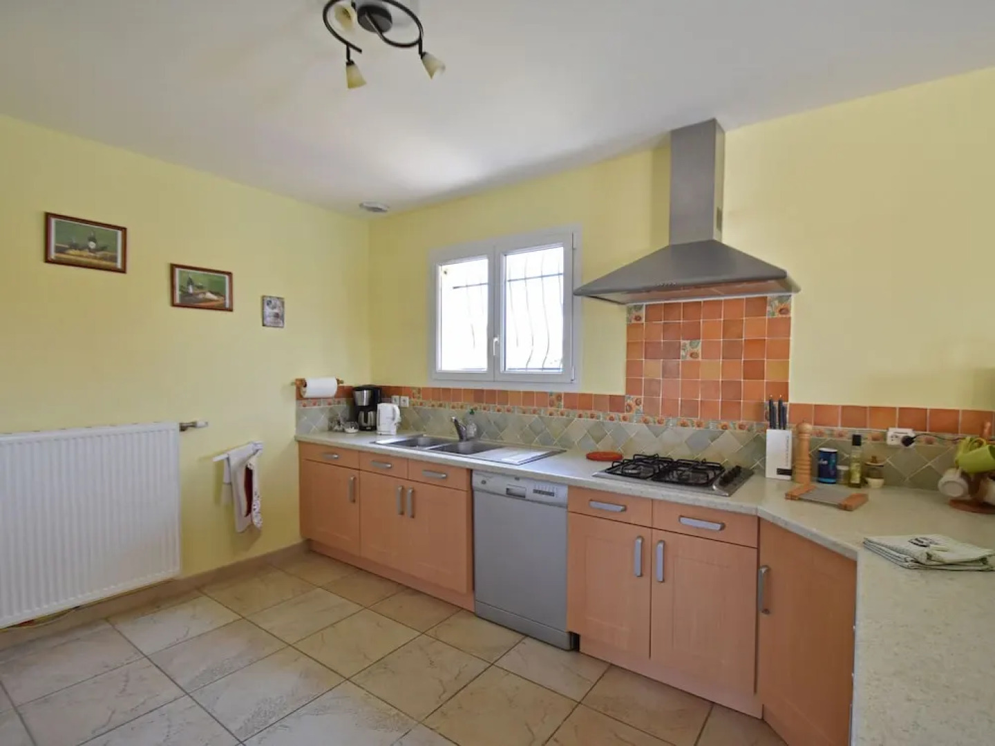 Spacious Villa Near Villemoustaussou With Pool