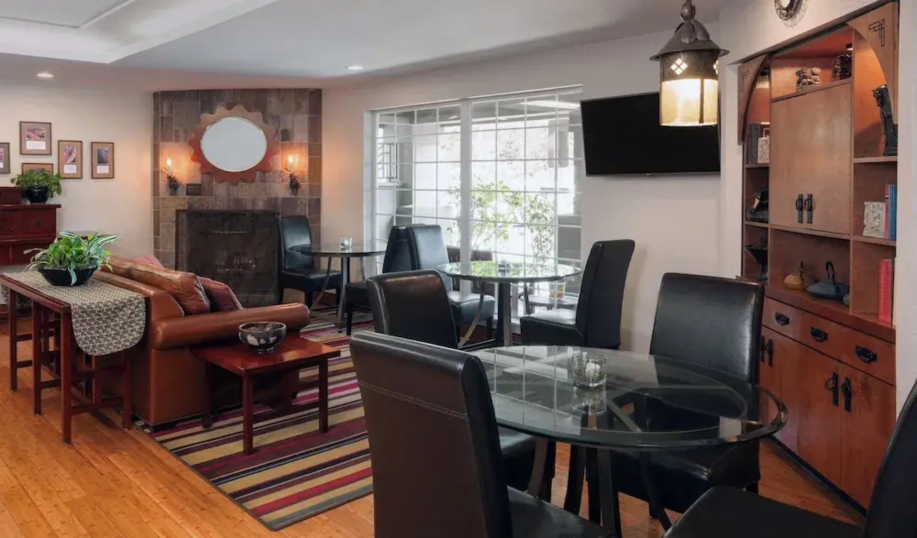 Larkspur Landing Folsom