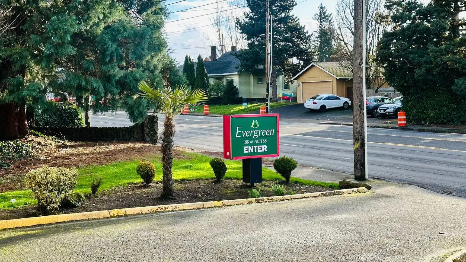 Evergreen Inn & Suites Portland Airport