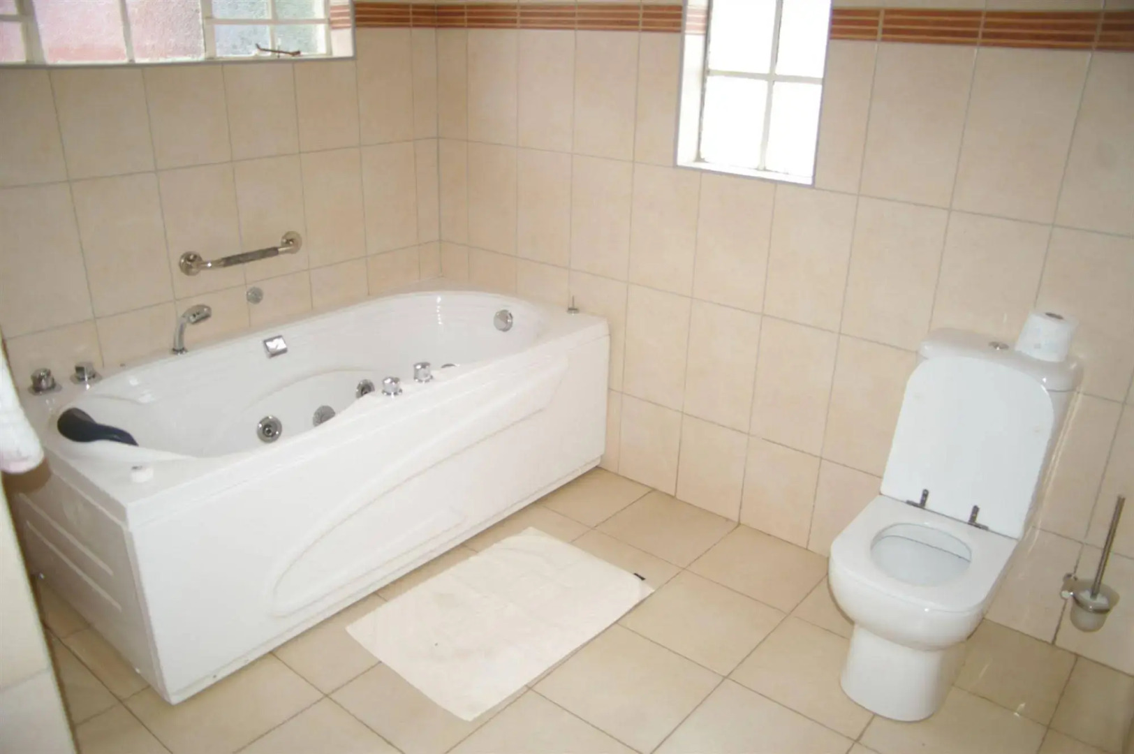 Khanondo Guest House