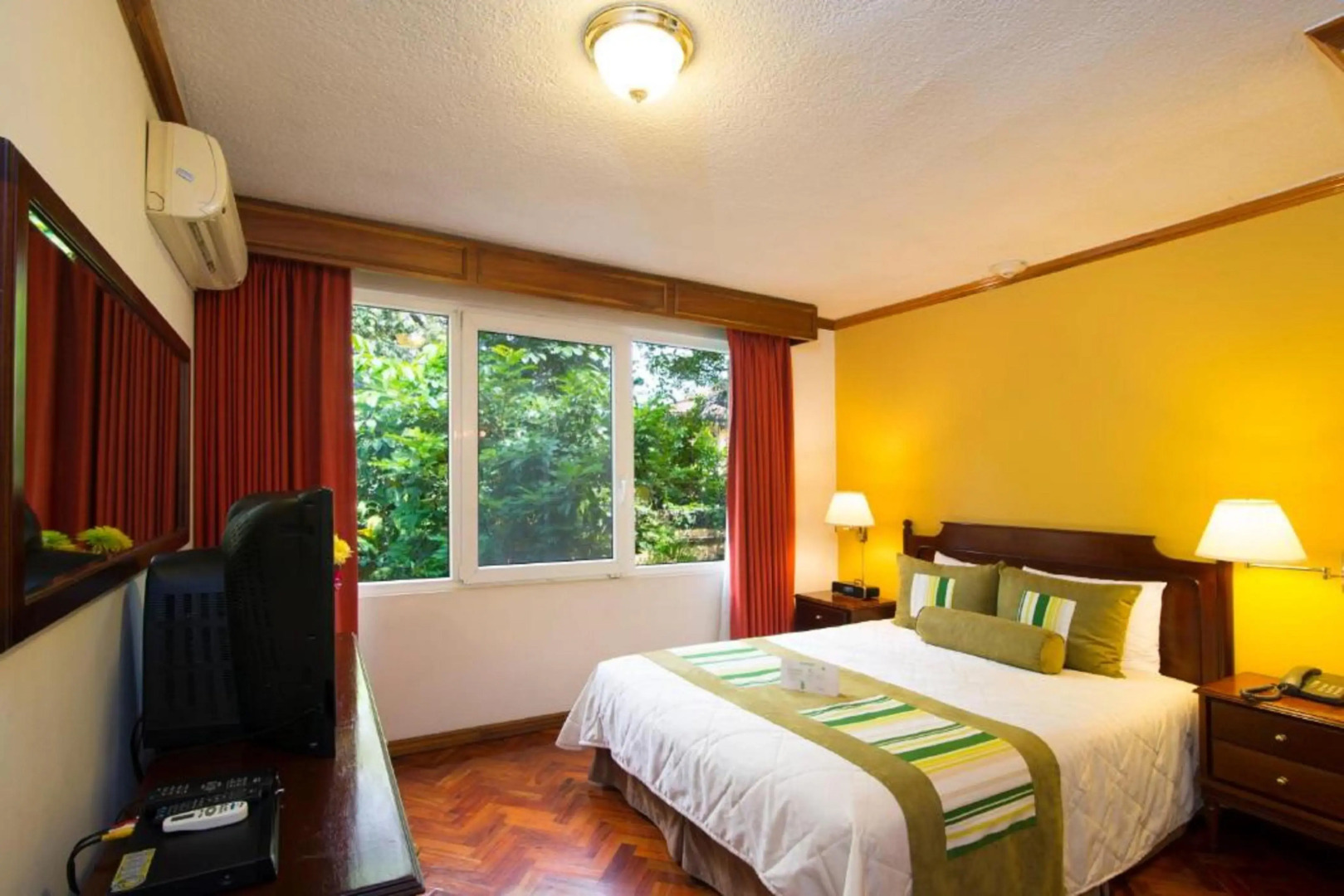 Apartotel & Suites Villas del Rio