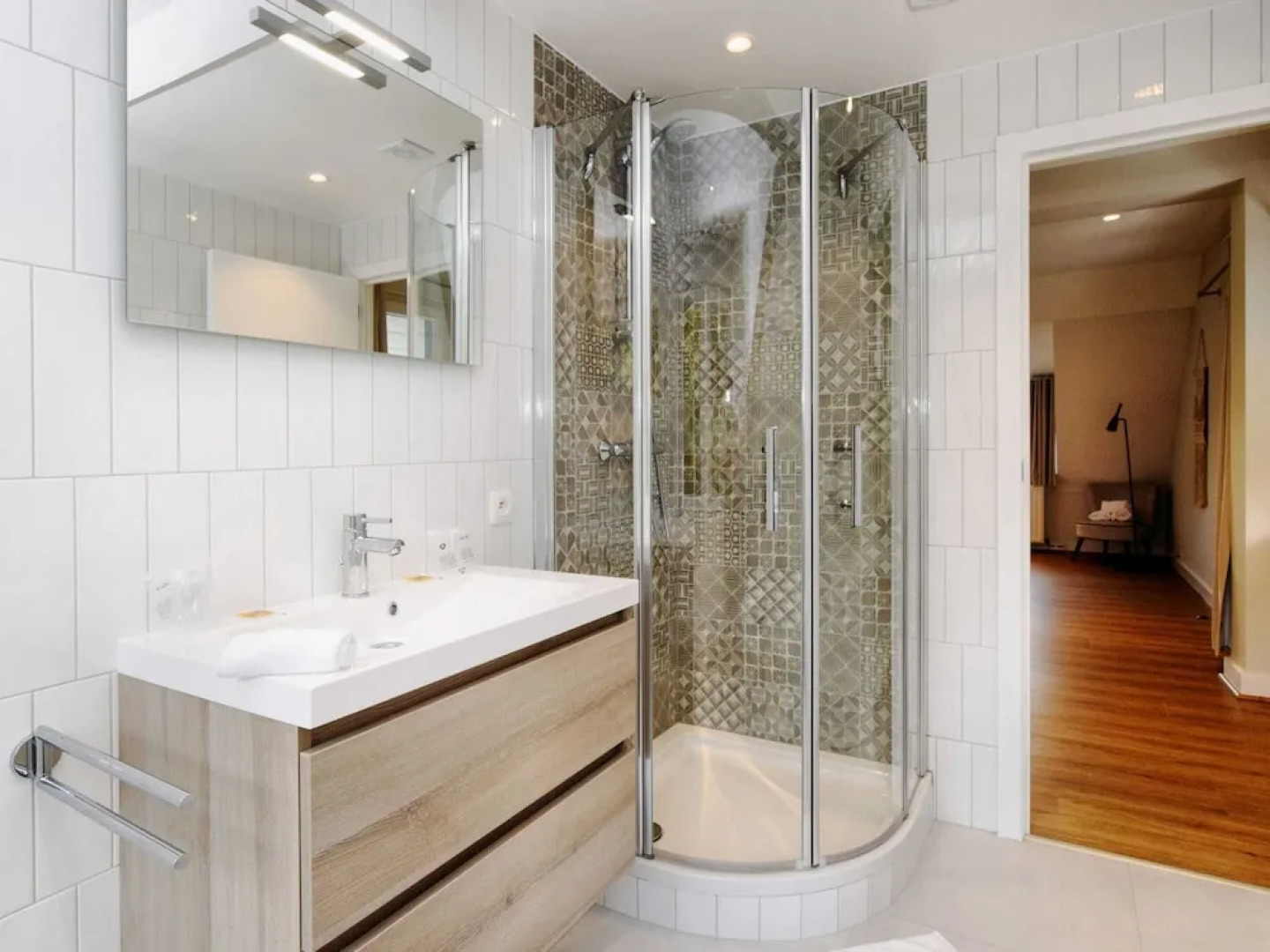 Affluent Holiday Home in Spa with Hot Tub, Garden, Sauna