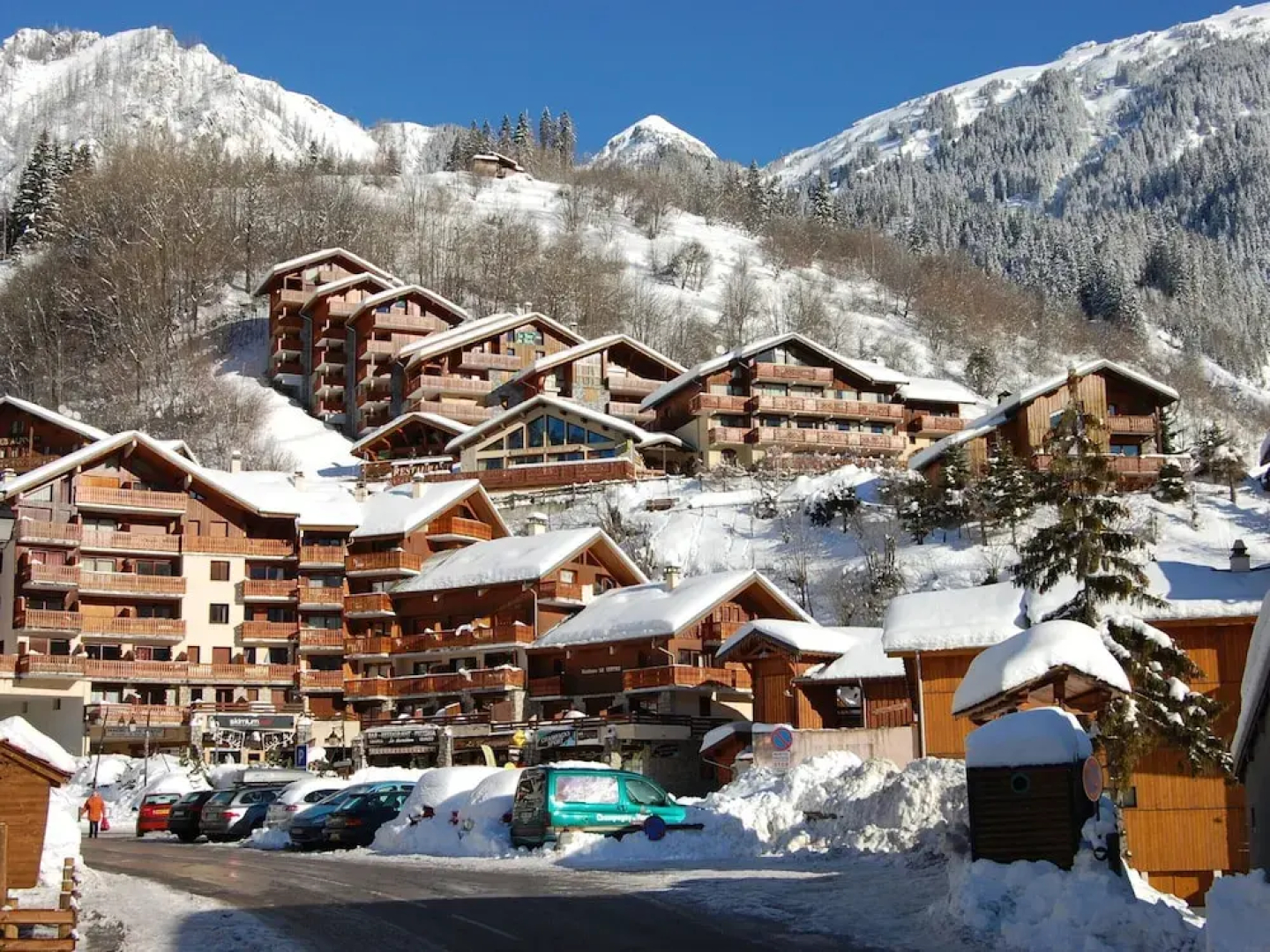 Spacious Holiday Home Near Center of Champagny