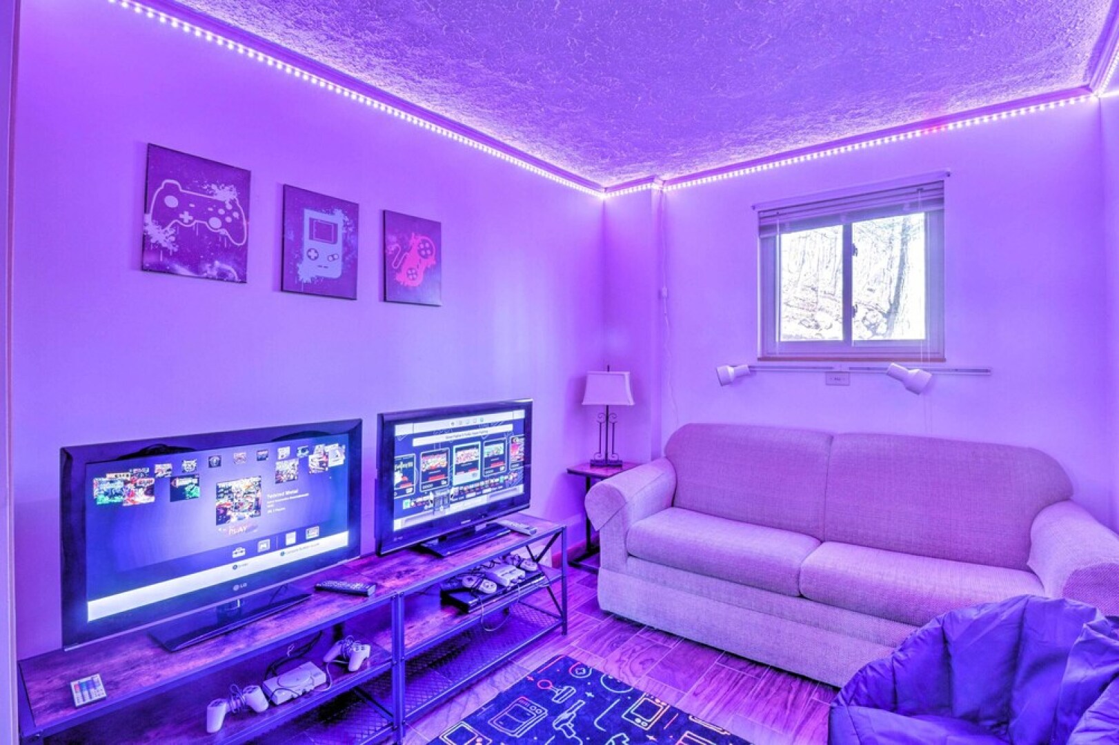 Rustic Getaway With Fireplace - Walk to Slopes!