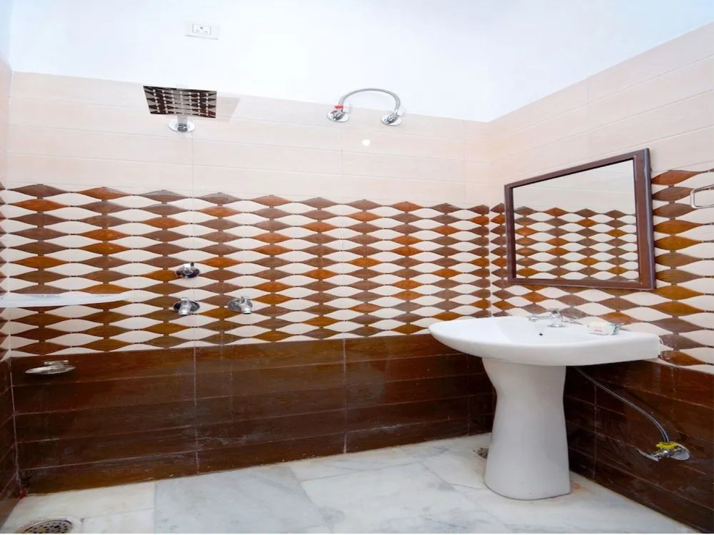 OYO 38787 Hotel Red Rose