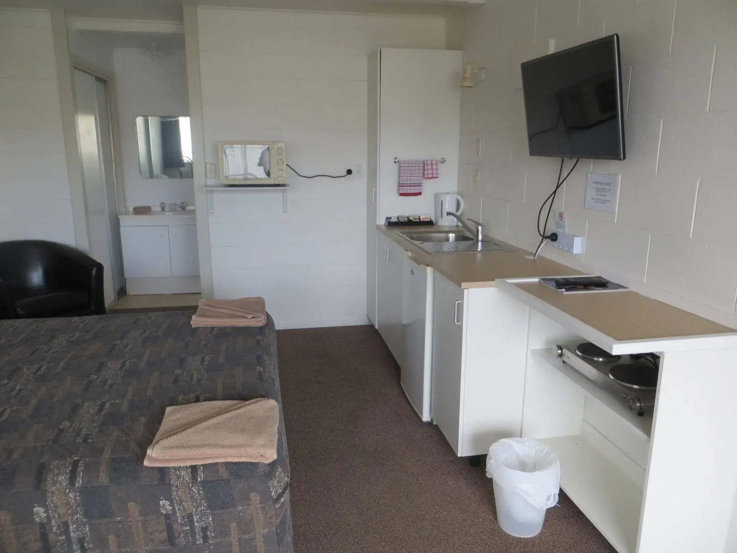 Central Court Motel