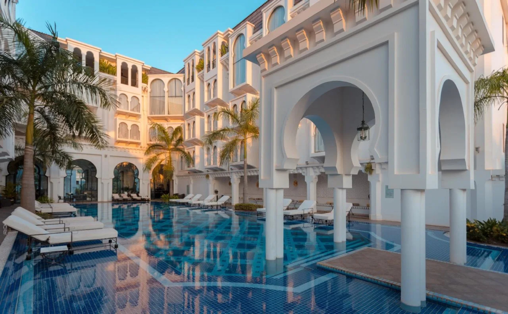 Курортный Oтель Sarai and Wander