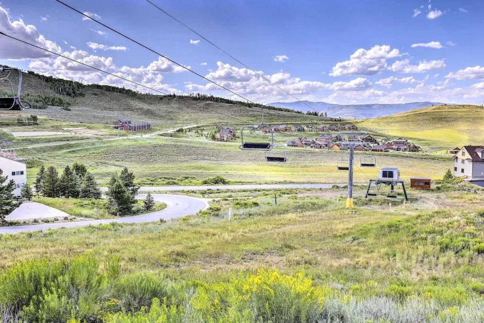 Ski-in/ski-out Granby Ranch Condo w/ Pool Access