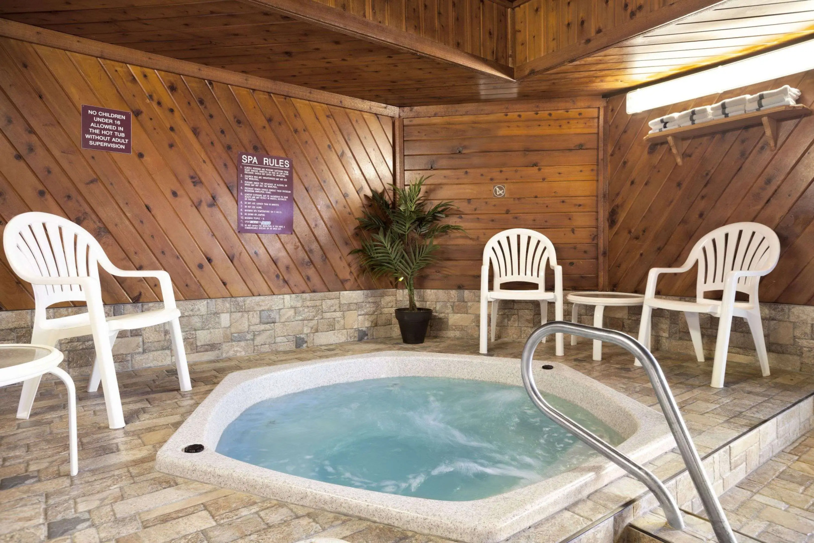 Days Inn by Wyndham Grand Forks Columbia Mall