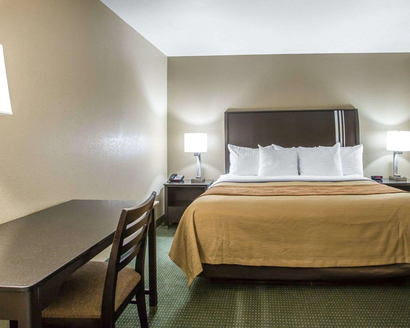 The Oakhurst Inn at Yosemite