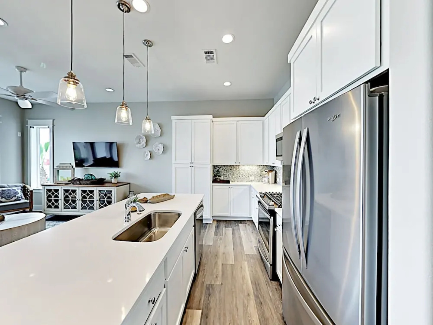 Luxe Waterfront #203 - 2 Br Villa