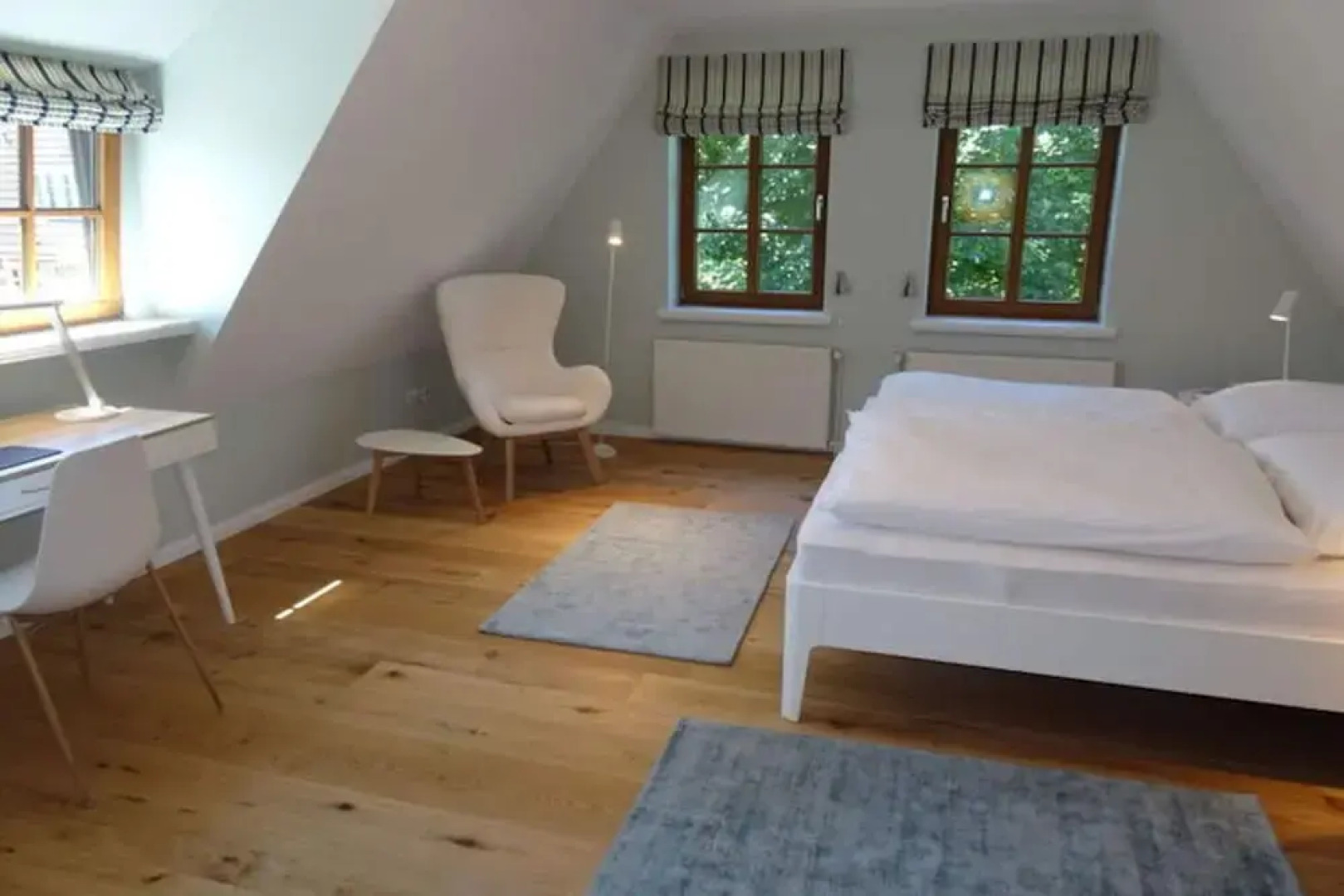 Holiday Home Gray Seal