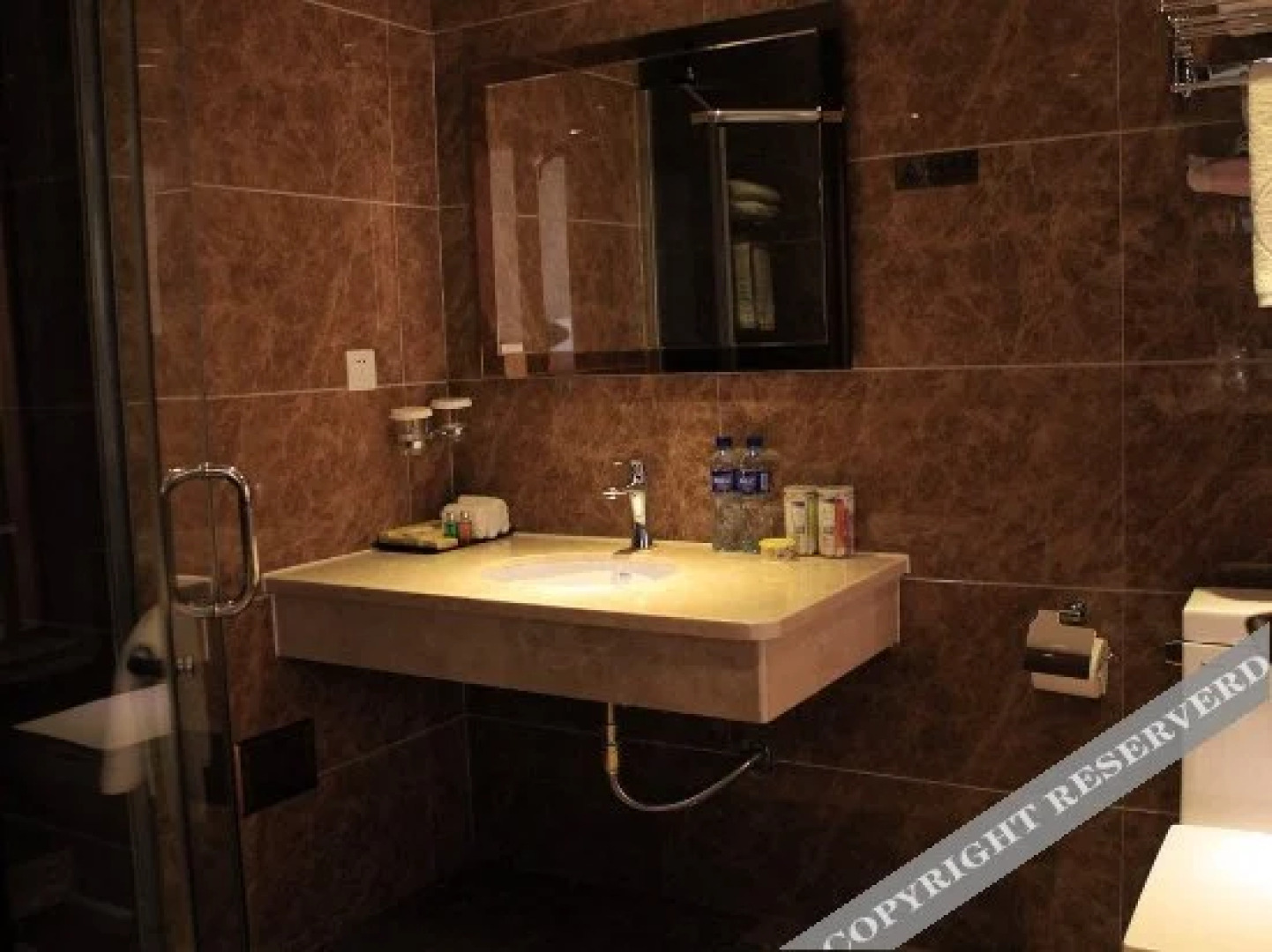 Ripple Hotel (Dandong Yalu River Bank)