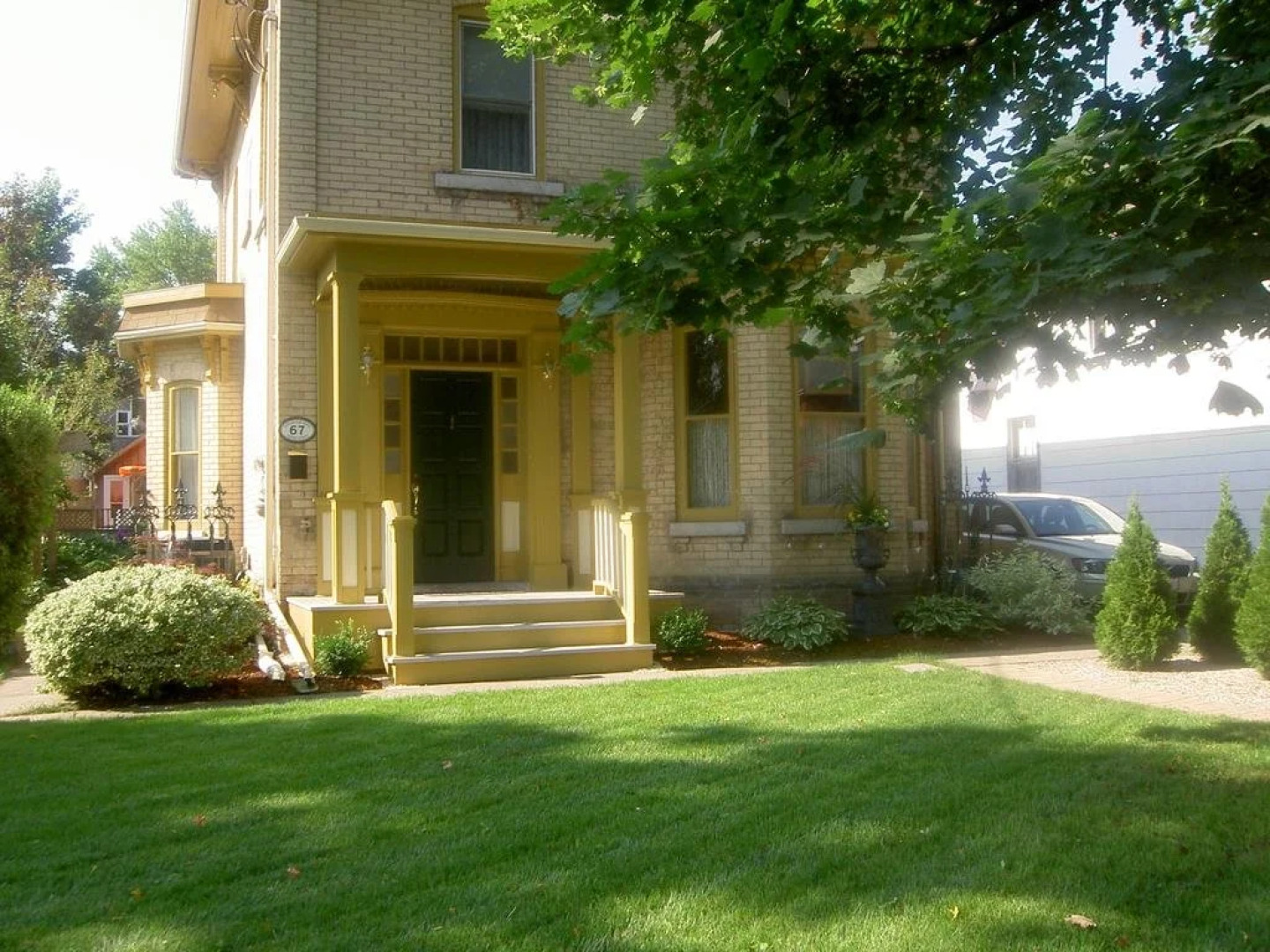 Buckingham House Bed & Breakfast