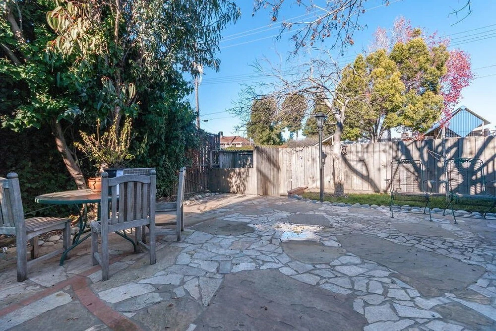 Bright & Spacious One Bedroom Apartment