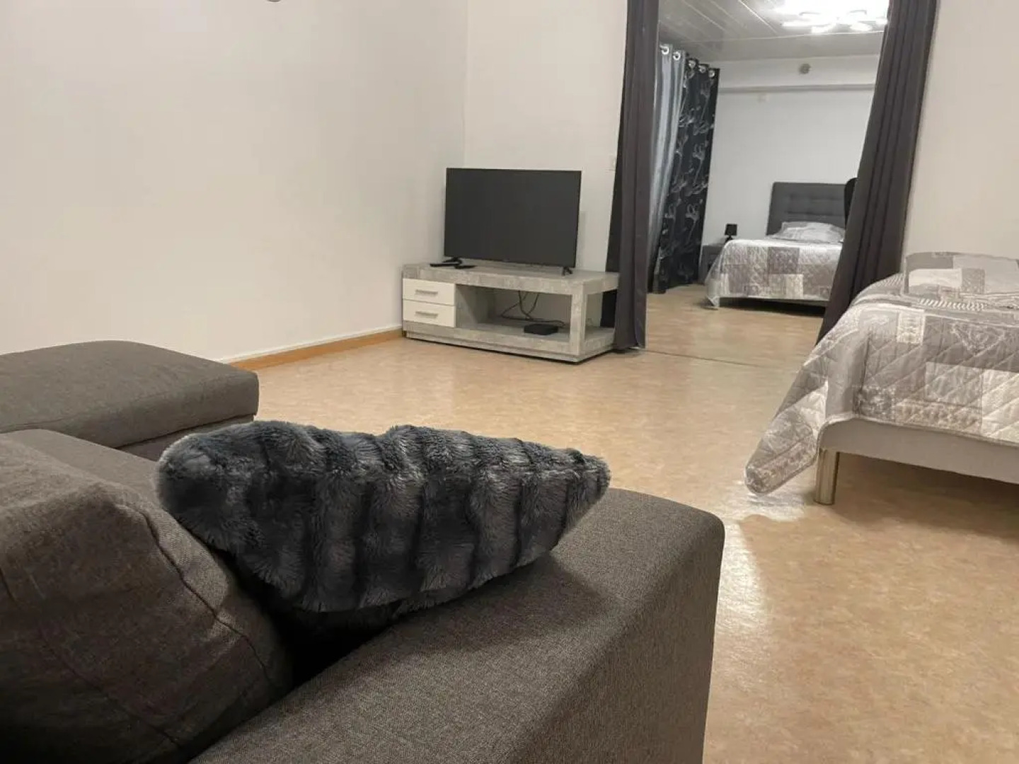 Appartement dans maison à Corbelin proche Walibi