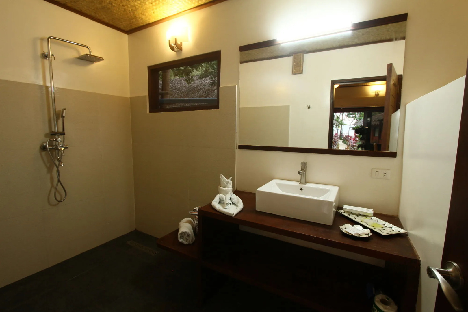 Last Frontier Beach Resort - Adults Only