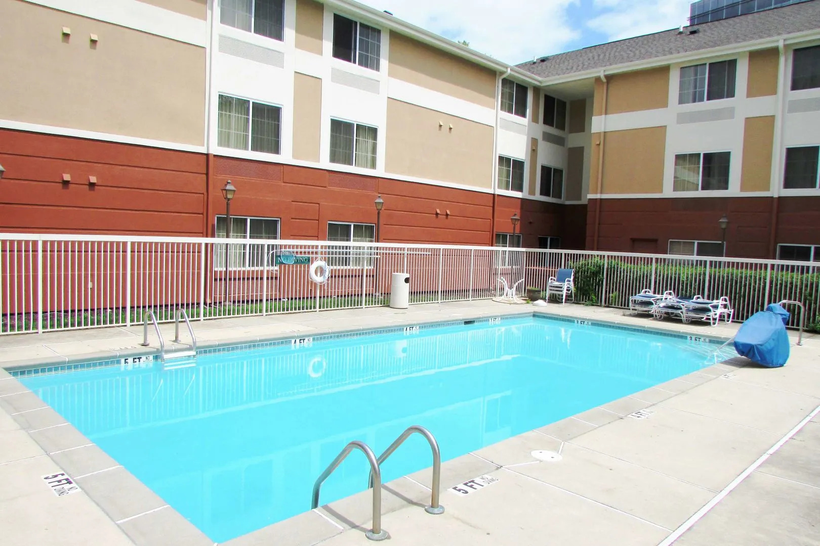 Extended Stay America Select Suites Atlanta Perimeter Peacht