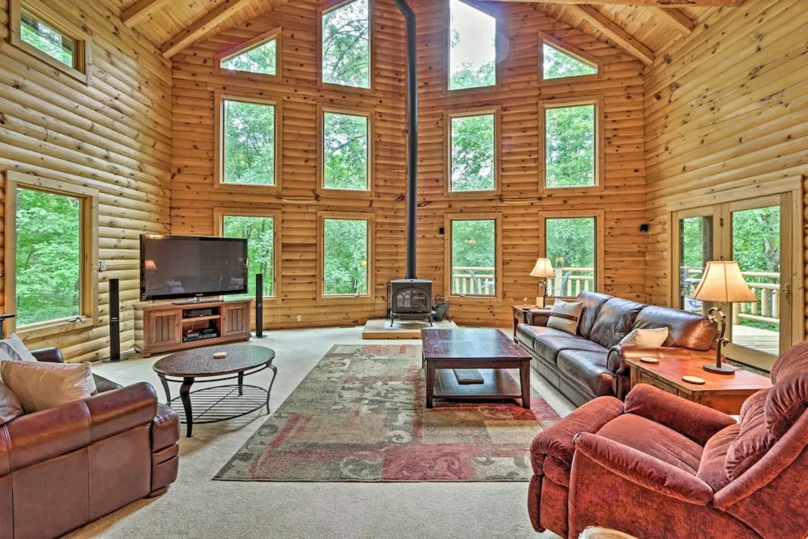 Quiet Cabin w/ Hot Tub ~ 15 Mi to State Parks!