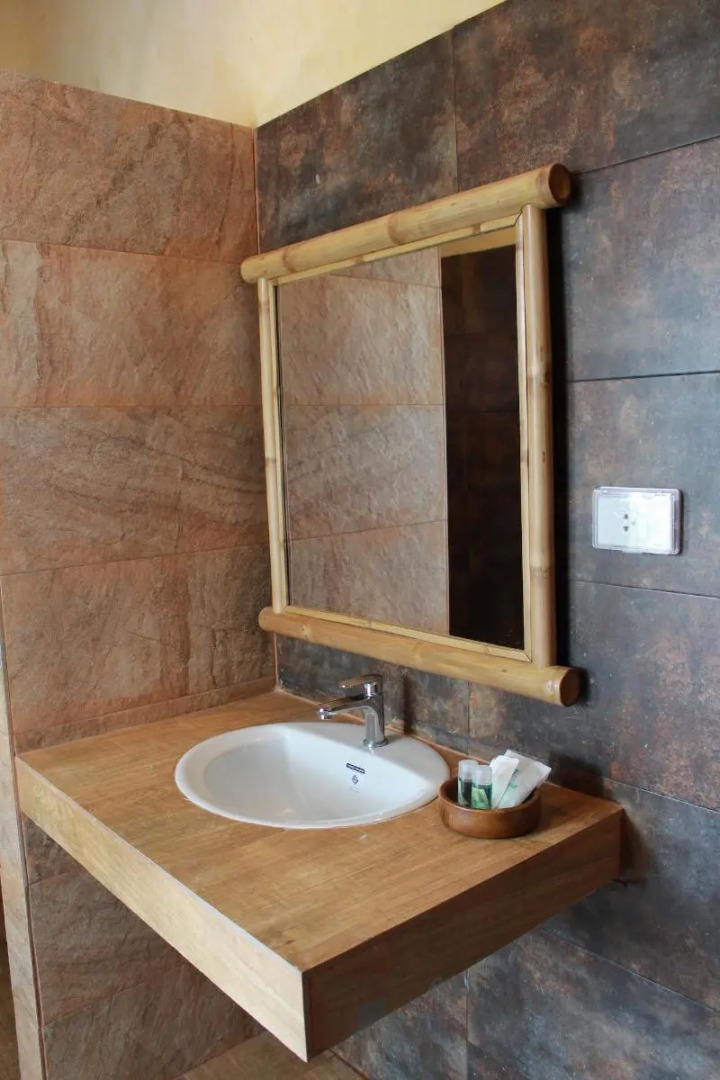 Chang Pai Hill - Adults Only