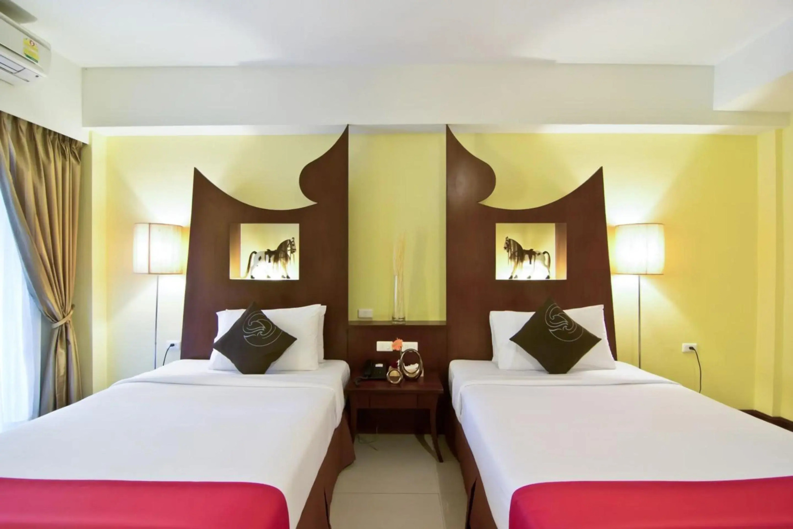 Royale Chulan The Curve