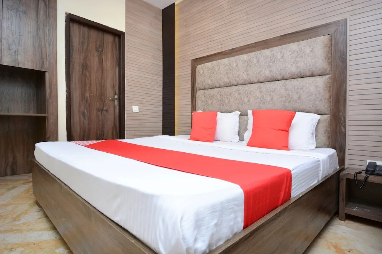 OYO 28335 Hotel Classic