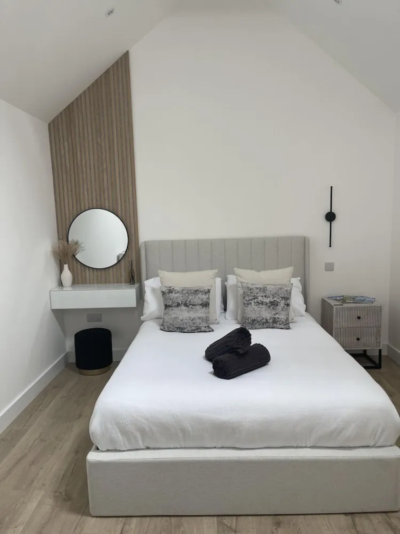 The Lodge Hideaway - Studio Style, Simple Luxury