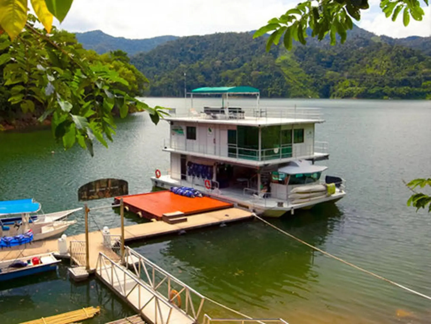 Belum Rainforest Resort