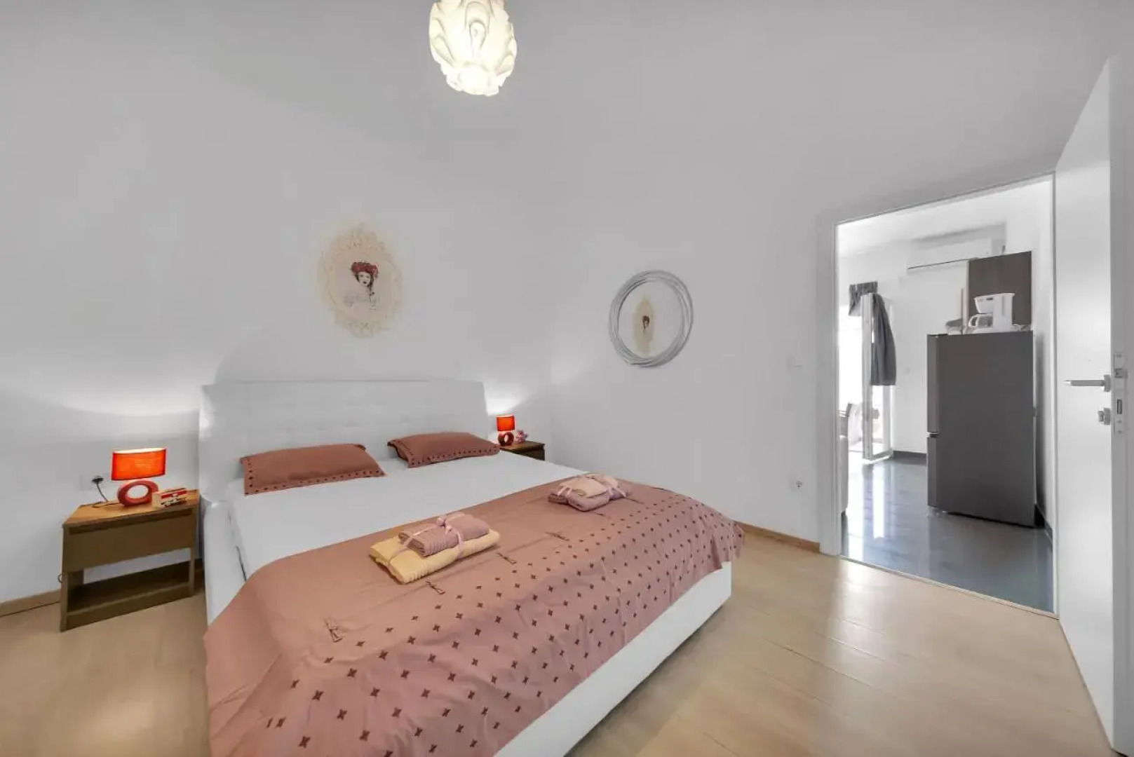 Apartments & Rooms Safić