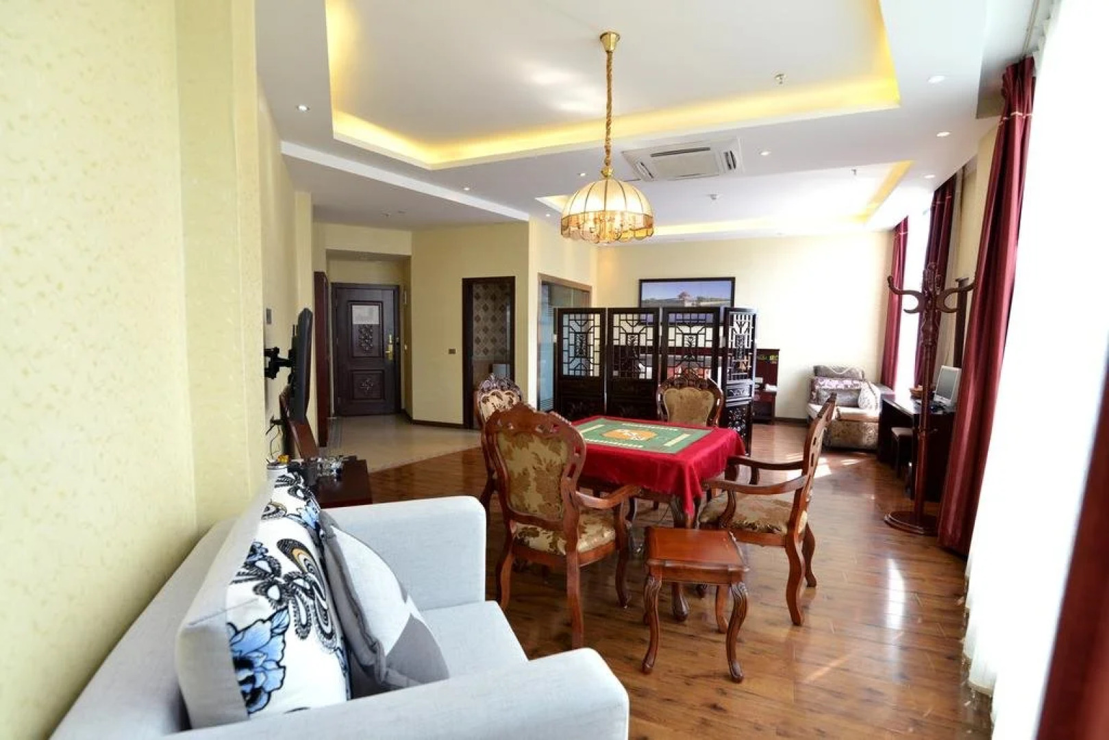 Langzhong Ancient Taste Hotel