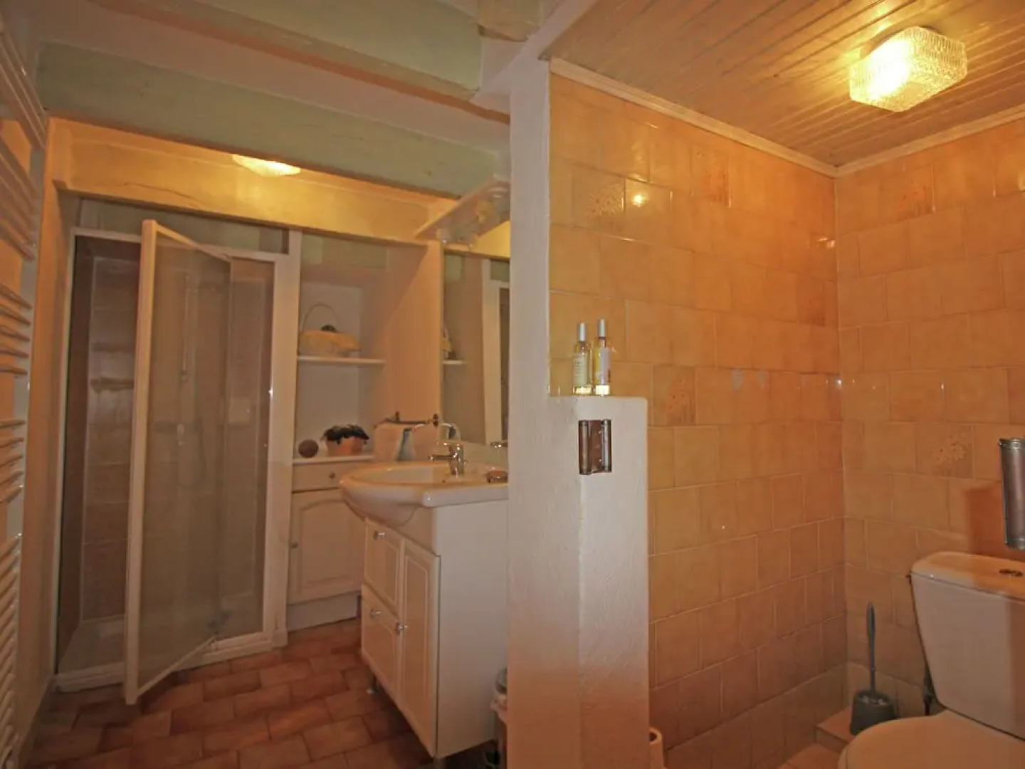 Alluring Cottage in Barjols With Roofed Terrace