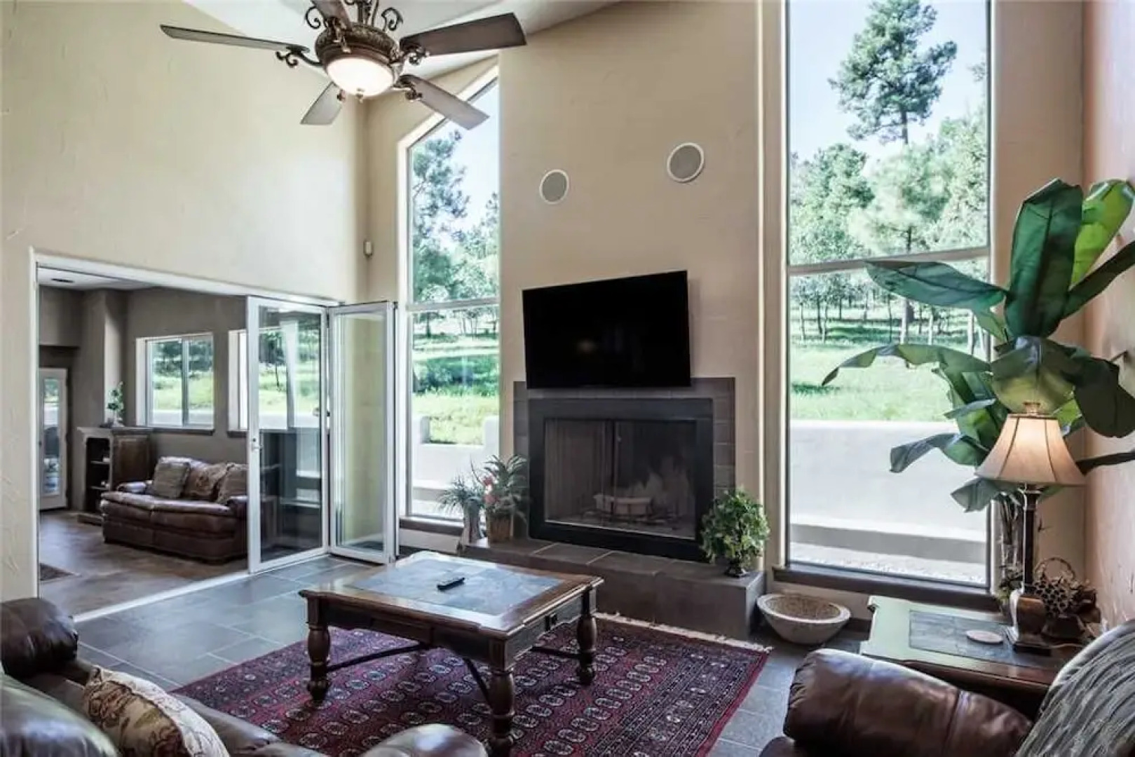 Casa Elegante - Four Bedroom Cabin