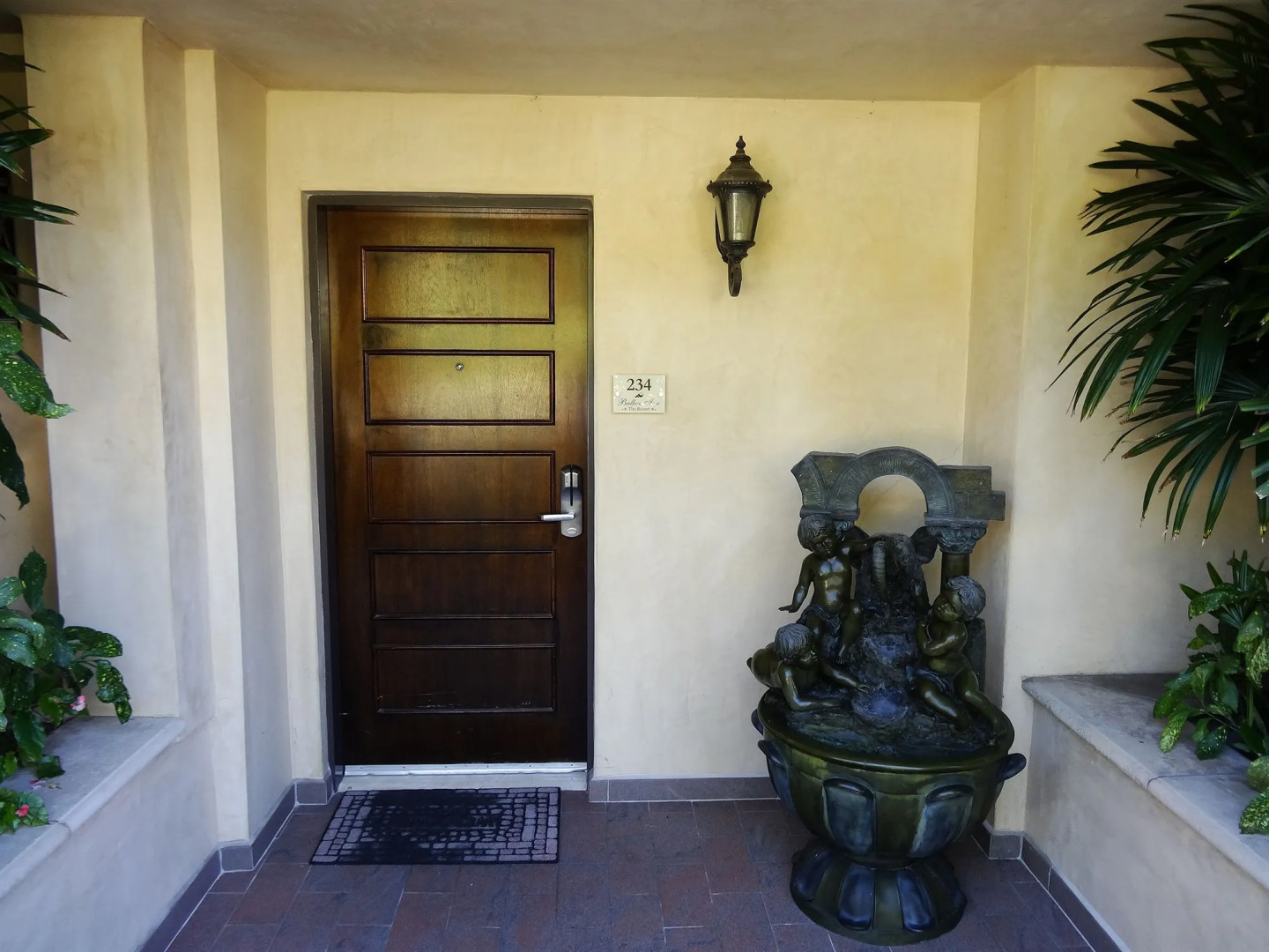 Balboa Inn, On the Beach