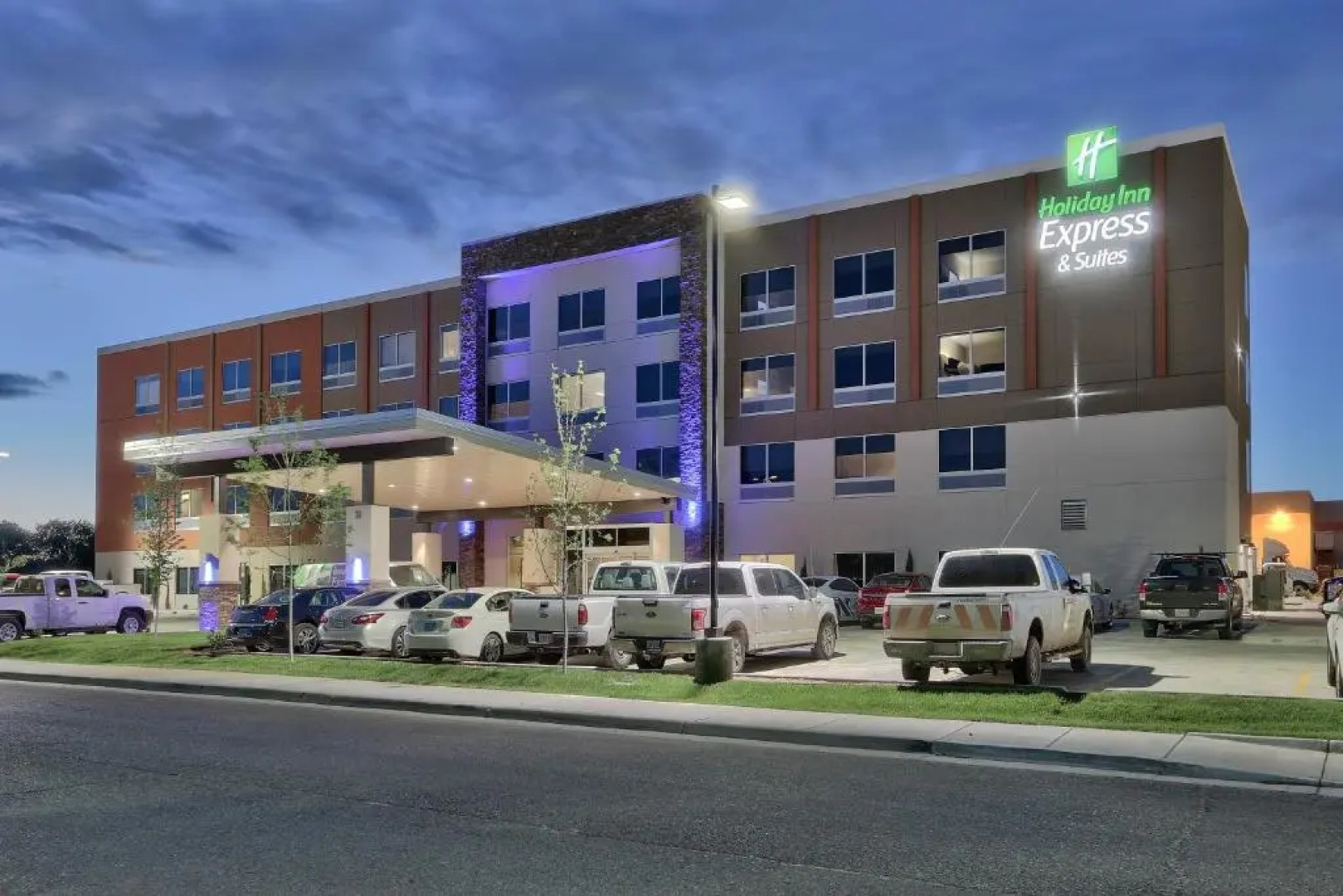 Holiday Inn Express & Suites Roswell by IHG