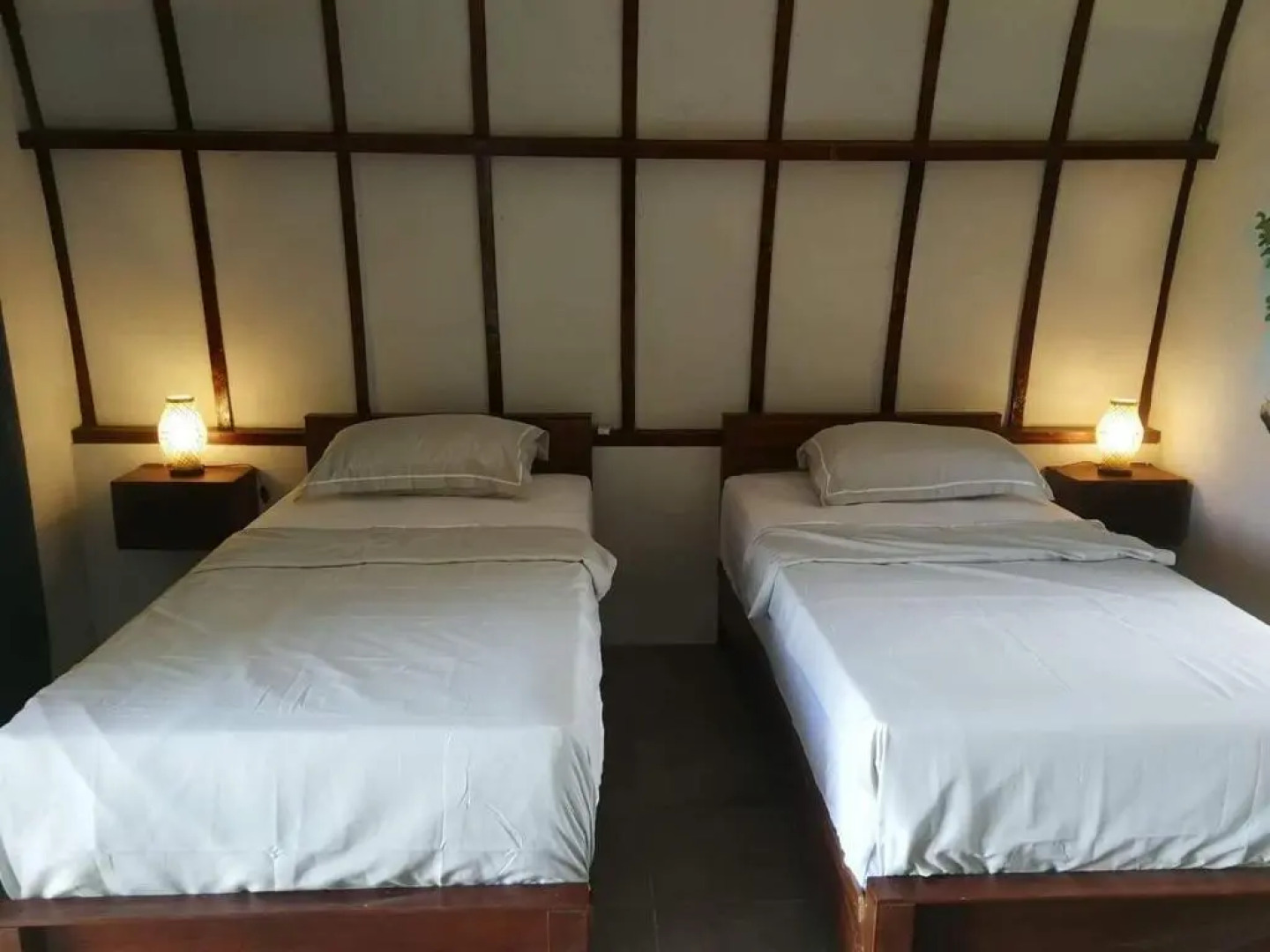 Gino's Place - Bungalows and Restaurant