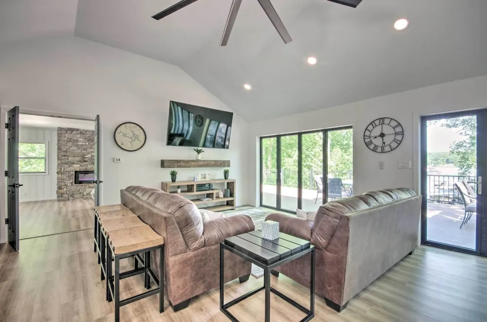 Waterfront Escape: Ozarks Home + Guest House!