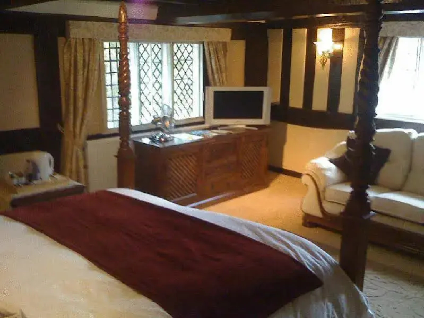 The Old Hall Country House