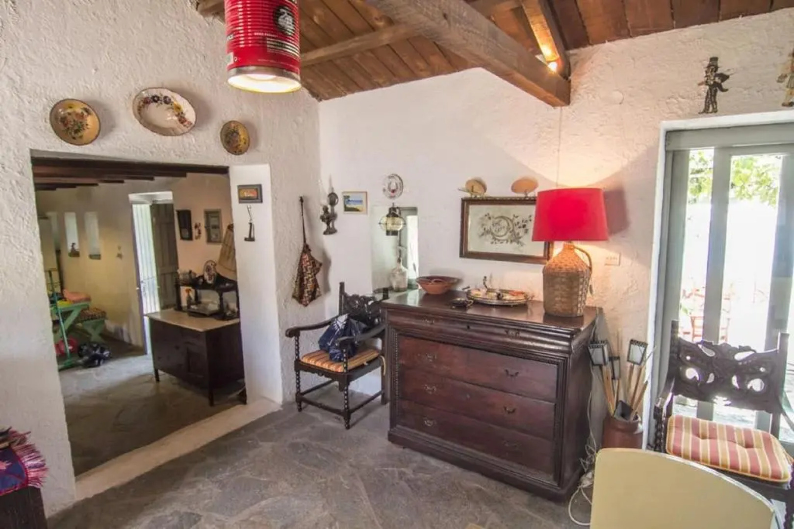 KIVERI 1876 traditional seafront cottage