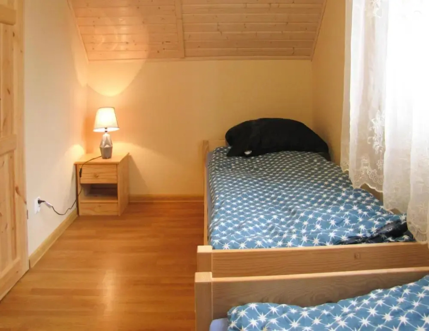 Cottage With Fireplace, Right on the Lake, Ryn