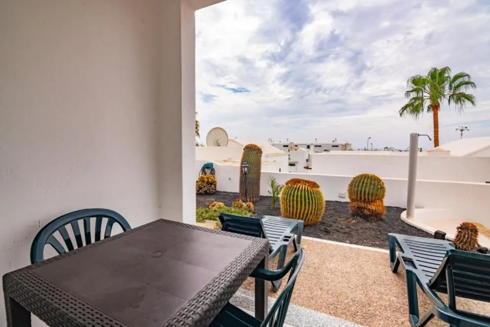 Panelo Cactus Apartment