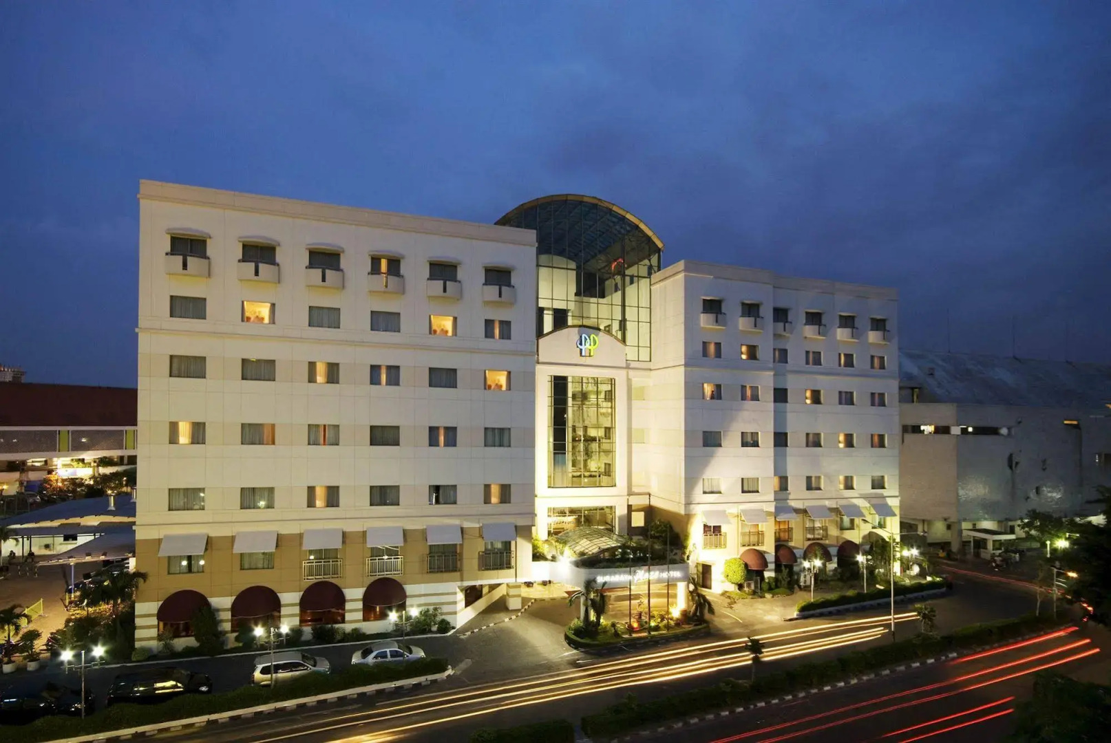 Surabaya Suites Hotel Powered by Archipelago